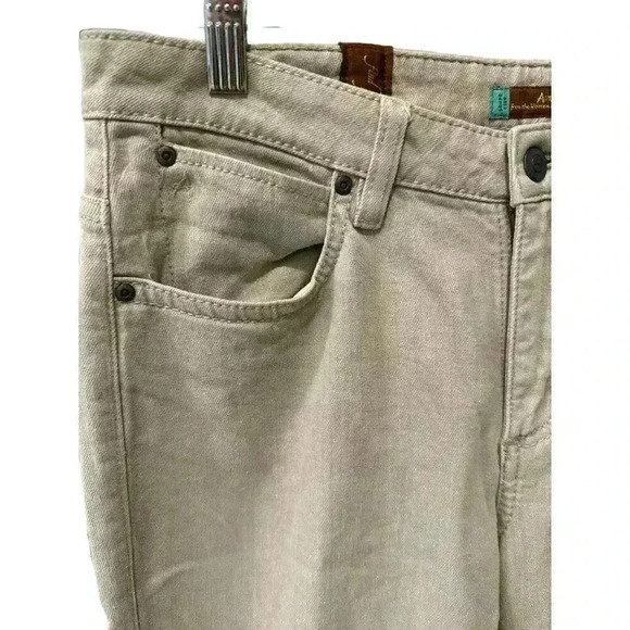 Aura From Women at Wrangler Short Rise Tan Jeans, Size 8P Tall, Pre-Owned - Picture 3 of 12